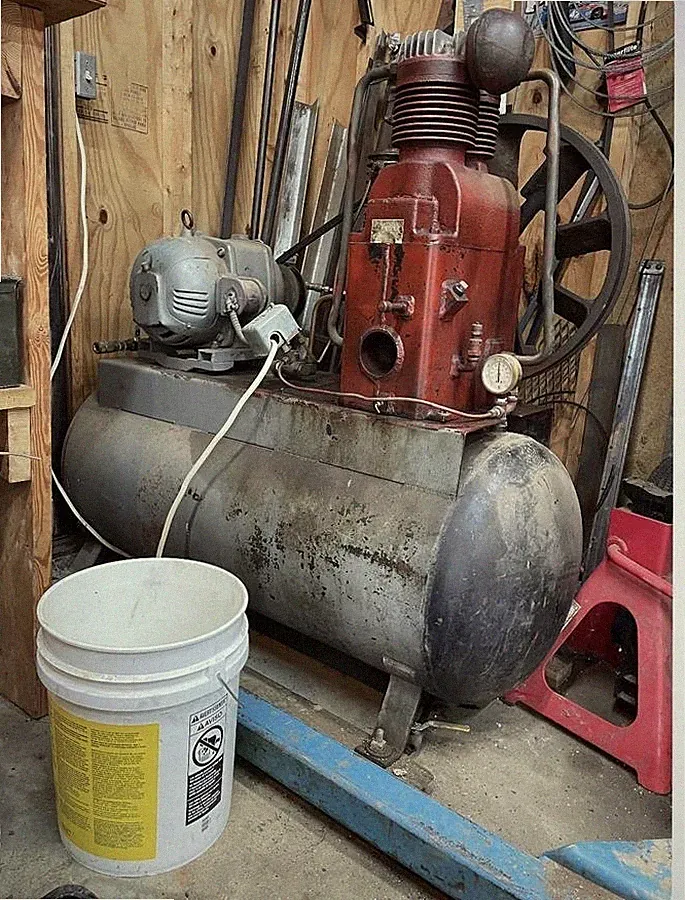 Vintage Globe Mfg. 30 Gallon Two Stage Shop Air Compressor 1920-1940